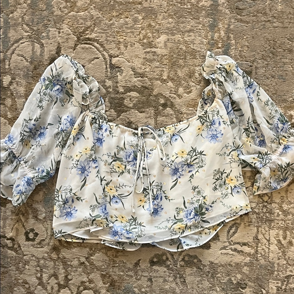 Francesca’s Floral Puff Sleeve Top